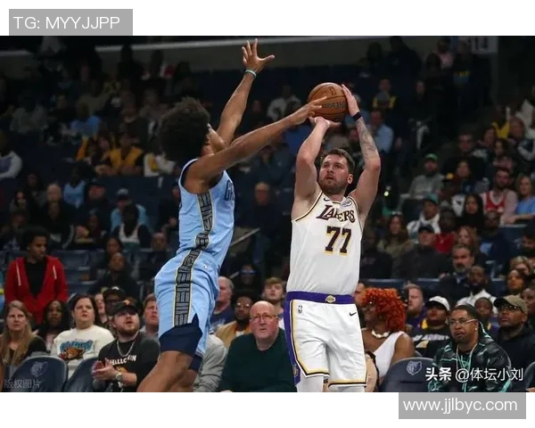 费尔南德斯盛赞东契奇称其被魔法棒点中过是合作过最出色球员