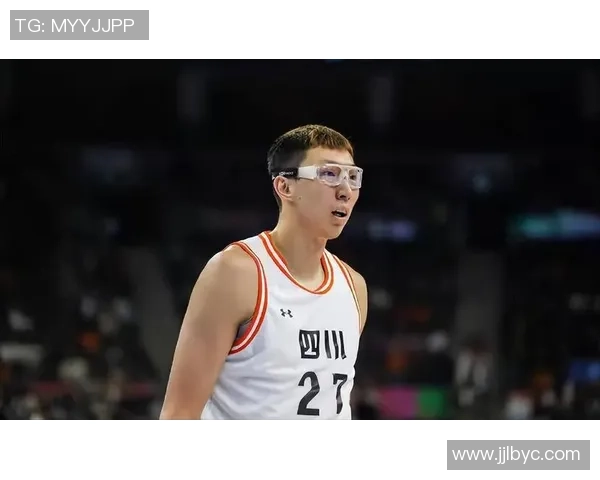 范德彪失误出界与追梦缠斗后推人吃技术犯规全程回顾 范德彪失误出界与追梦缠斗后推人吃技术犯规全程回顾