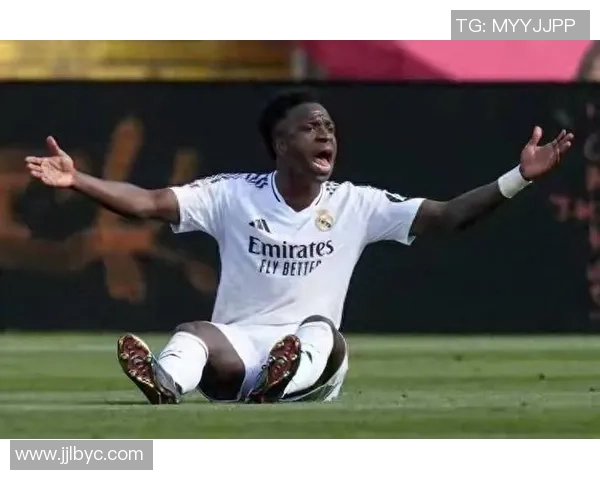 恩德里克怒踢水瓶引更衣室不满阿隆索情绪低落成焦点