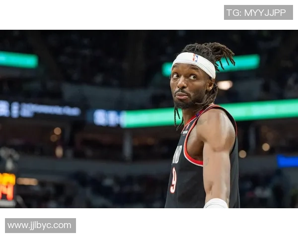 格兰特谈首发与替补角色 末节放慢节奏 小阵容尝试收获成功 格兰特谈首发与替补角色 末节放慢节奏 小阵容尝试收获成功