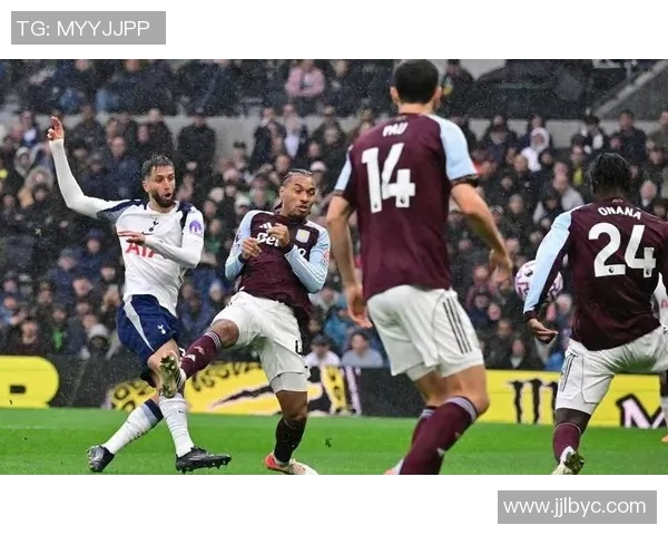 罗杰斯禁区外轰世界波扳平 热刺维拉1比1战平演绝妙对攻